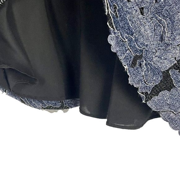 ALICE + OLIVIA FONDA SLEEVELESS DROP WAIST DENIM FLORAL APPLIQUE MINI DRESS - Picture 14 of 15